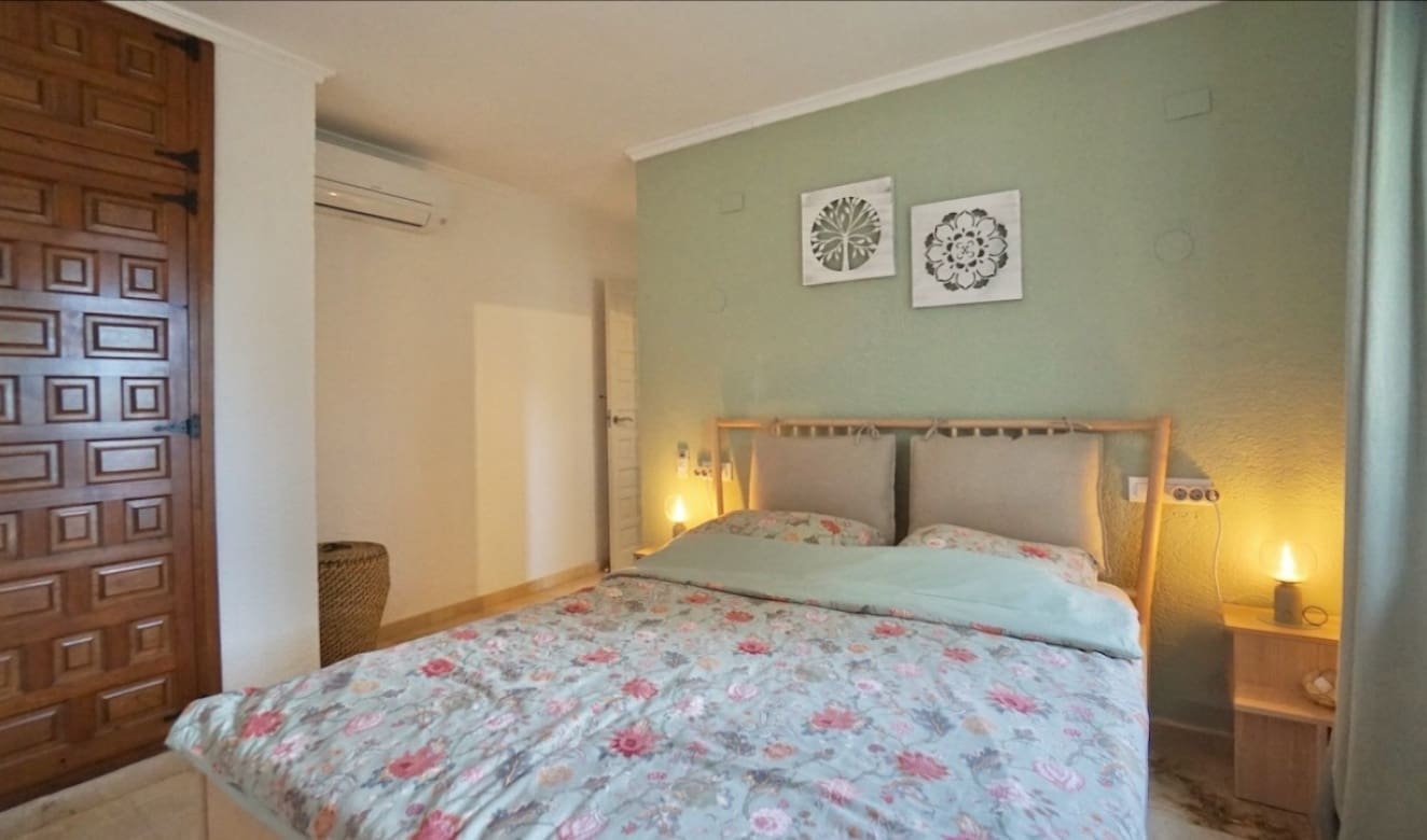 5 bedroom Villa for sale in Moraira with pool - € 895,000 (Ref: 9708082)