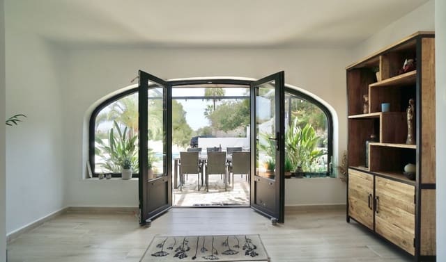 5 soveværelse Villa til salg i Moraira, Teulada-Moraira med swimmingpool - € 895.000 (Ref: 9708082)