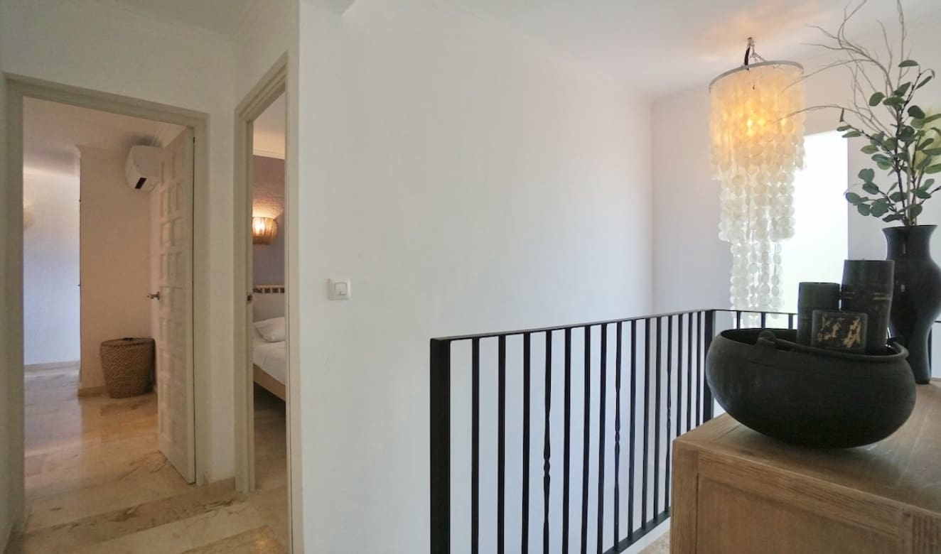 5 bedroom Villa for sale in Moraira with pool - € 895,000 (Ref: 9708082)