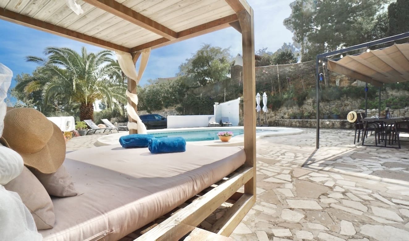 5 bedroom Villa for sale in Moraira with pool - € 895,000 (Ref: 9708082)