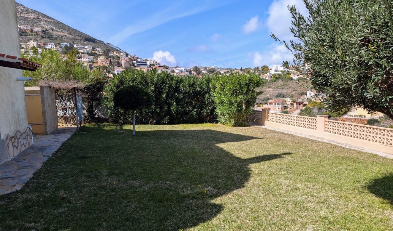 3 bedroom Villa for sale in Cumbre del Sol with pool - € 499,000 (Ref: 9709058)