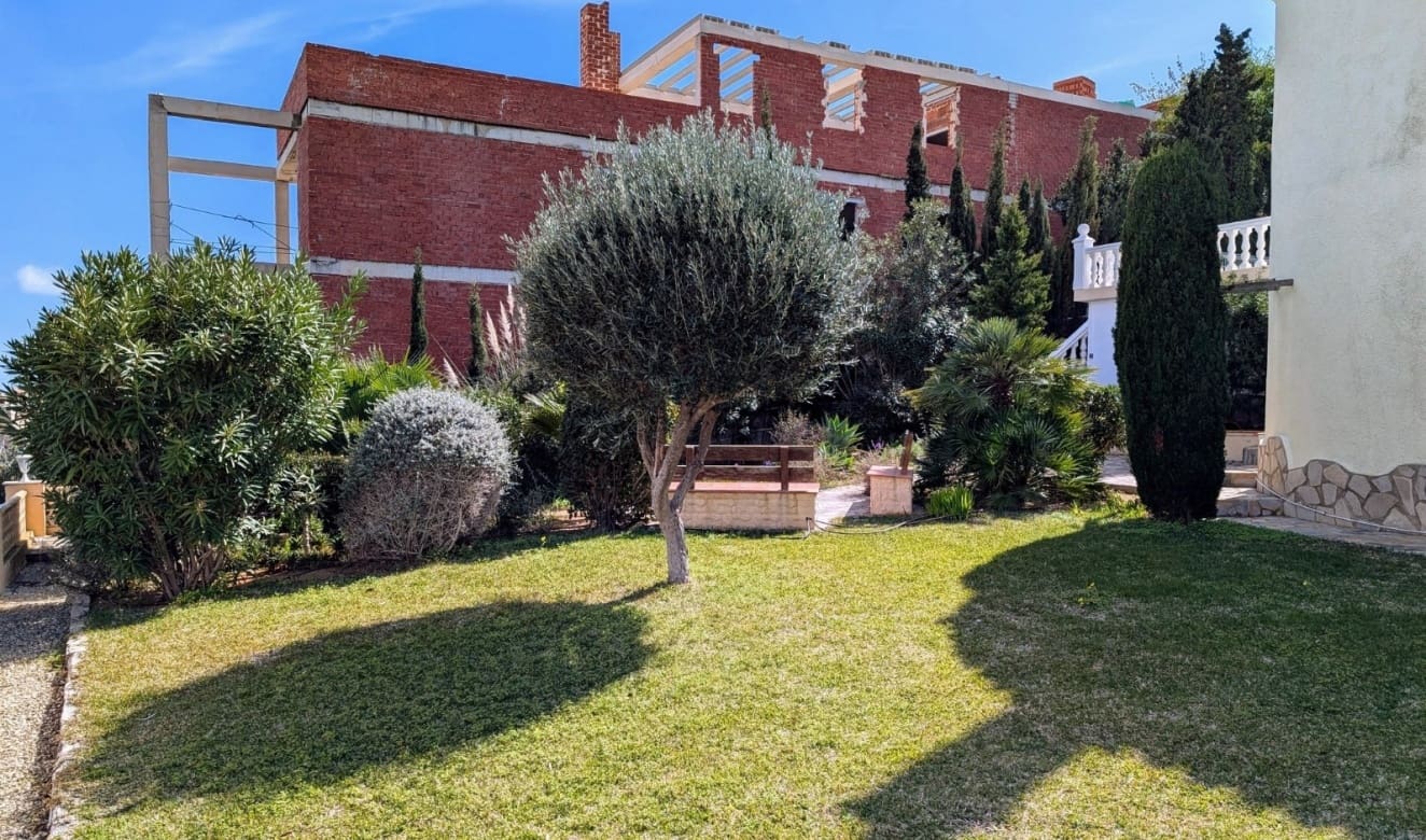 3 bedroom Villa for sale in Cumbre del Sol with pool - € 499,000 (Ref: 9709058)