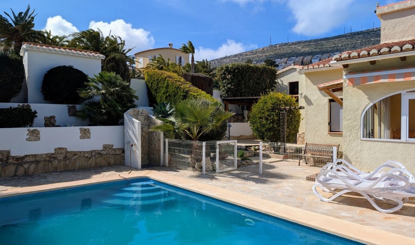 3 bedroom Villa for sale in Cumbre del Sol with pool - € 499,000 (Ref: 9709058)