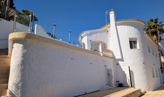 Chalet de 4 habitaciones en Benissa en venta con piscina - 599.500 € (Ref: 9709059)