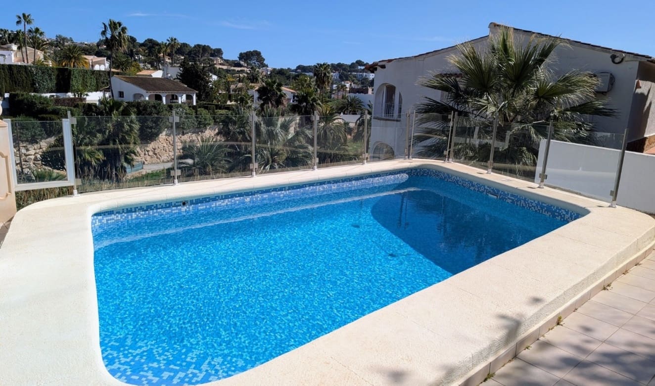 4 bedroom Villa for sale in Benissa with pool - € 599,500 (Ref: 9709059)