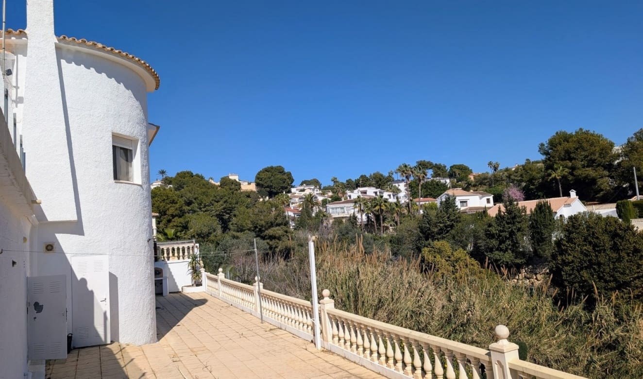 4 bedroom Villa for sale in Benissa with pool - € 599,500 (Ref: 9709059)