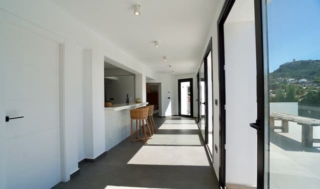 4 soverom Villa til salgs i El Portet - Pla de Mar, Teulada-Moraira med svømmebasseng - € 1 495 000 (Ref: 9714068)