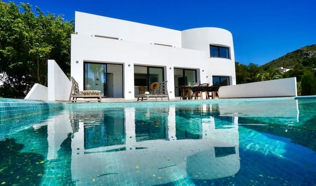 4 soverom Villa til salgs i El Portet - Pla de Mar, Teulada-Moraira med svømmebasseng - € 1 495 000 (Ref: 9714068)
