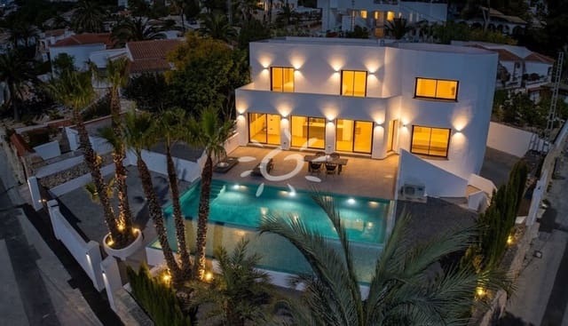 4 slaapkamer Villa te koop in El Portet - Pla de Mar, Teulada-Moraira met zwembad - € 1.495.000 (Ref: 9714068)
