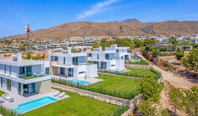 3 soveværelse Villa til salg i Finestrat med swimmingpool - € 885.000 (Ref: 9749310)