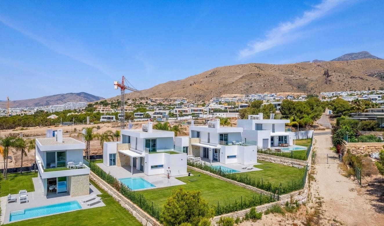 3 sypialnia Willa na sprzedaż w Finestrat z basenem - 885 000 € (Ref: 9749310)