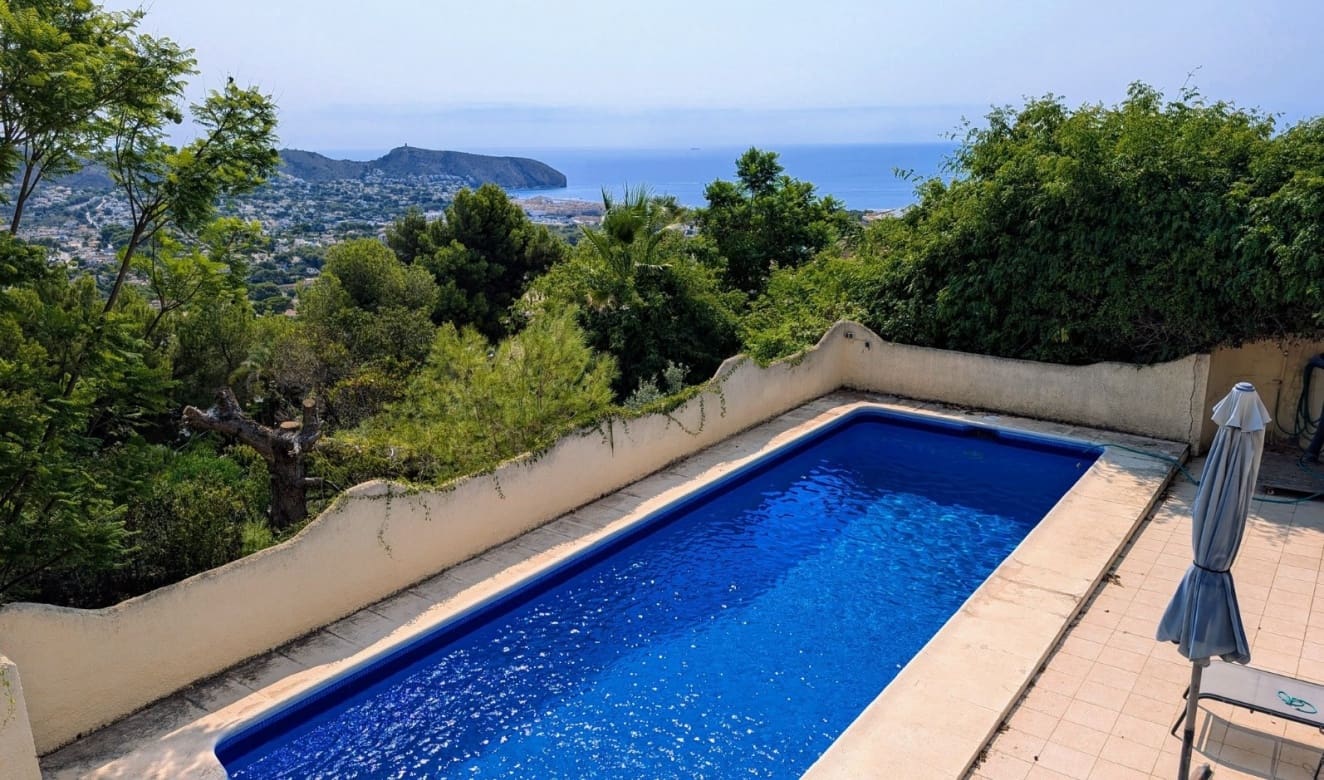 4 slaapkamer Villa te koop in Moraira met zwembad - € 875.000 (Ref: 9758403)