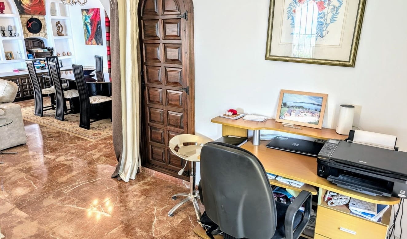 4 slaapkamer Villa te koop in Moraira met zwembad - € 875.000 (Ref: 9758403)