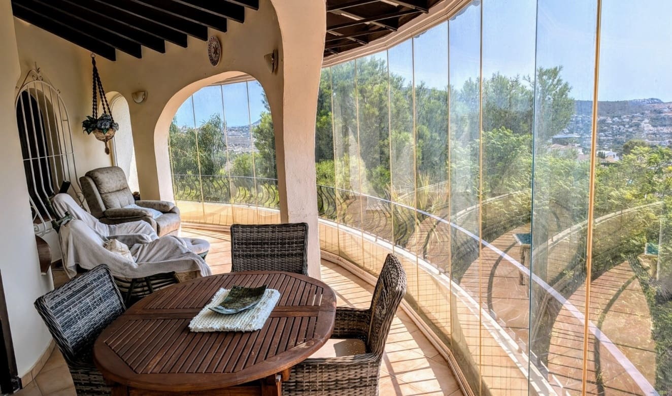 4 slaapkamer Villa te koop in Moraira met zwembad - € 875.000 (Ref: 9758403)