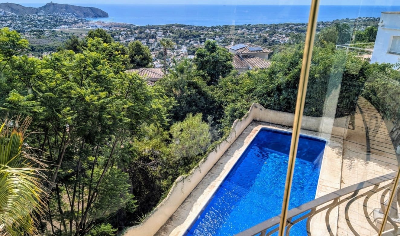 4 slaapkamer Villa te koop in Moraira met zwembad - € 875.000 (Ref: 9758403)