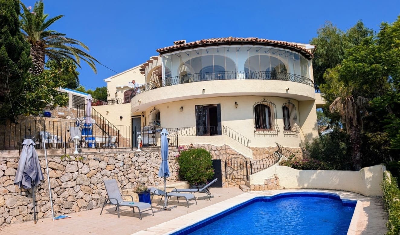 4 slaapkamer Villa te koop in Moraira met zwembad - € 875.000 (Ref: 9758403)