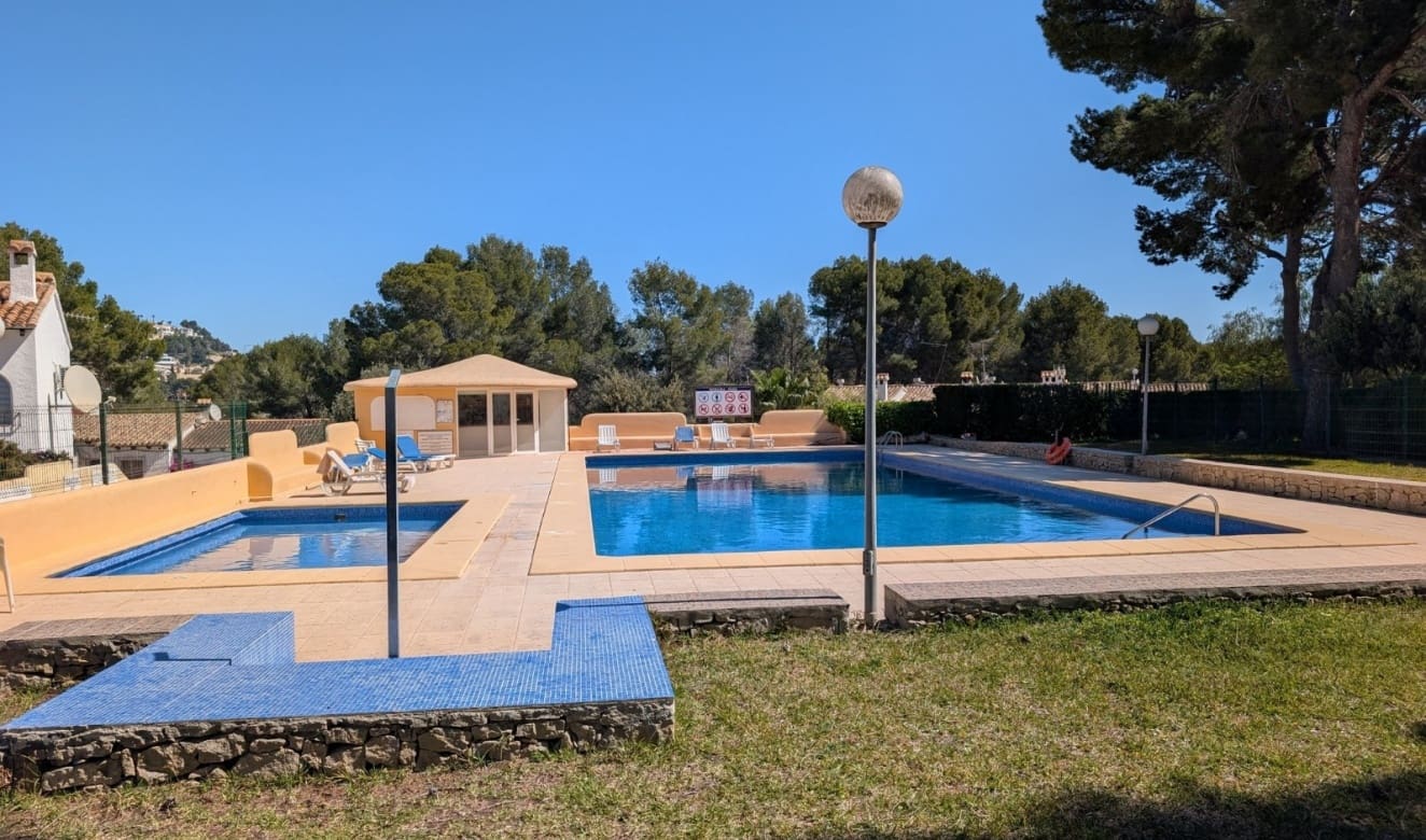 2 sypialnia Dom na sprzedaż w Moraira z basenem - 289 000 € (Ref: 9782285)