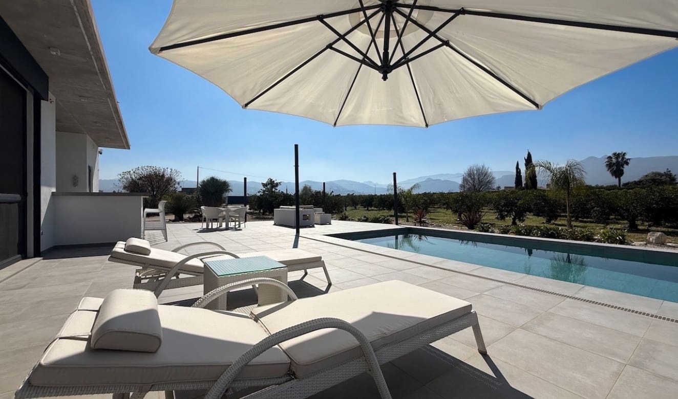3 soveværelse Villa til salg i Tormos med swimmingpool garage - € 825.000 (Ref: 9804822)