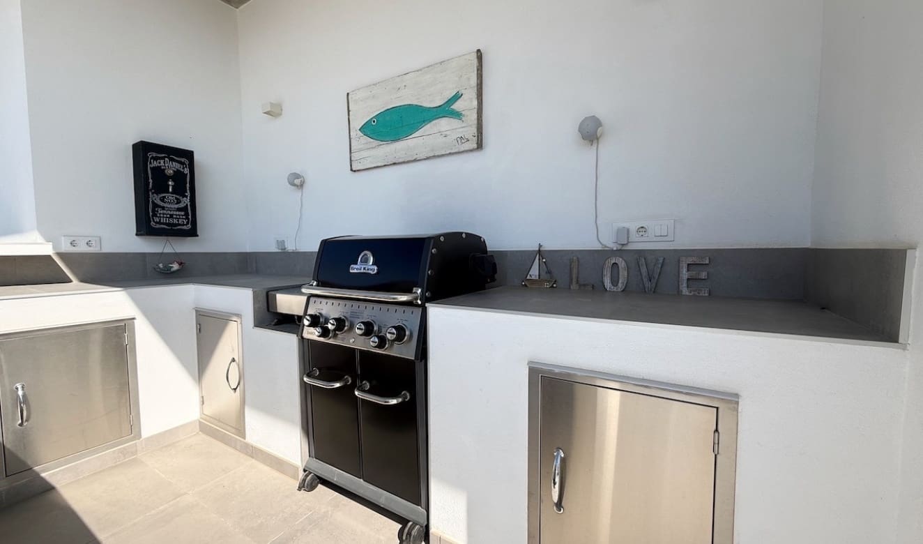 3 soveværelse Villa til salg i Tormos med swimmingpool garage - € 825.000 (Ref: 9804822)