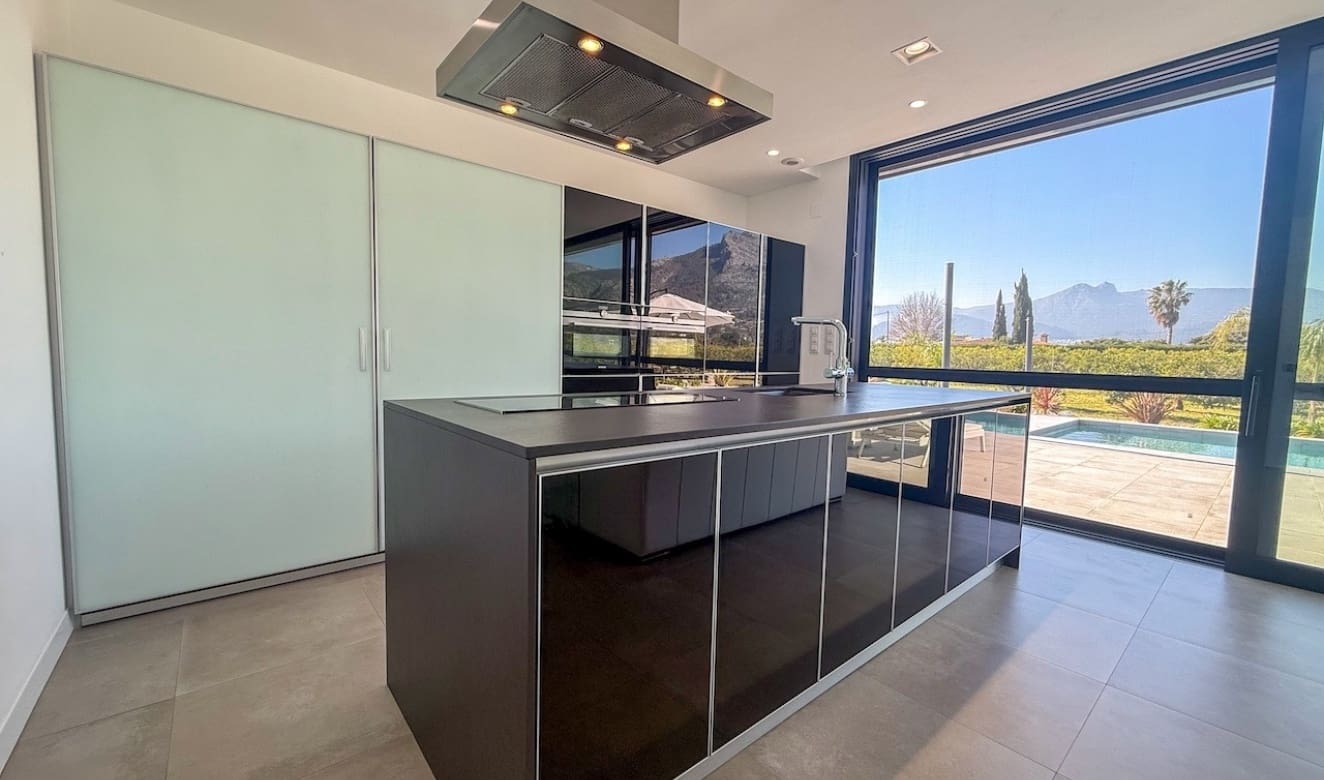 3 soveværelse Villa til salg i Tormos med swimmingpool garage - € 825.000 (Ref: 9804822)