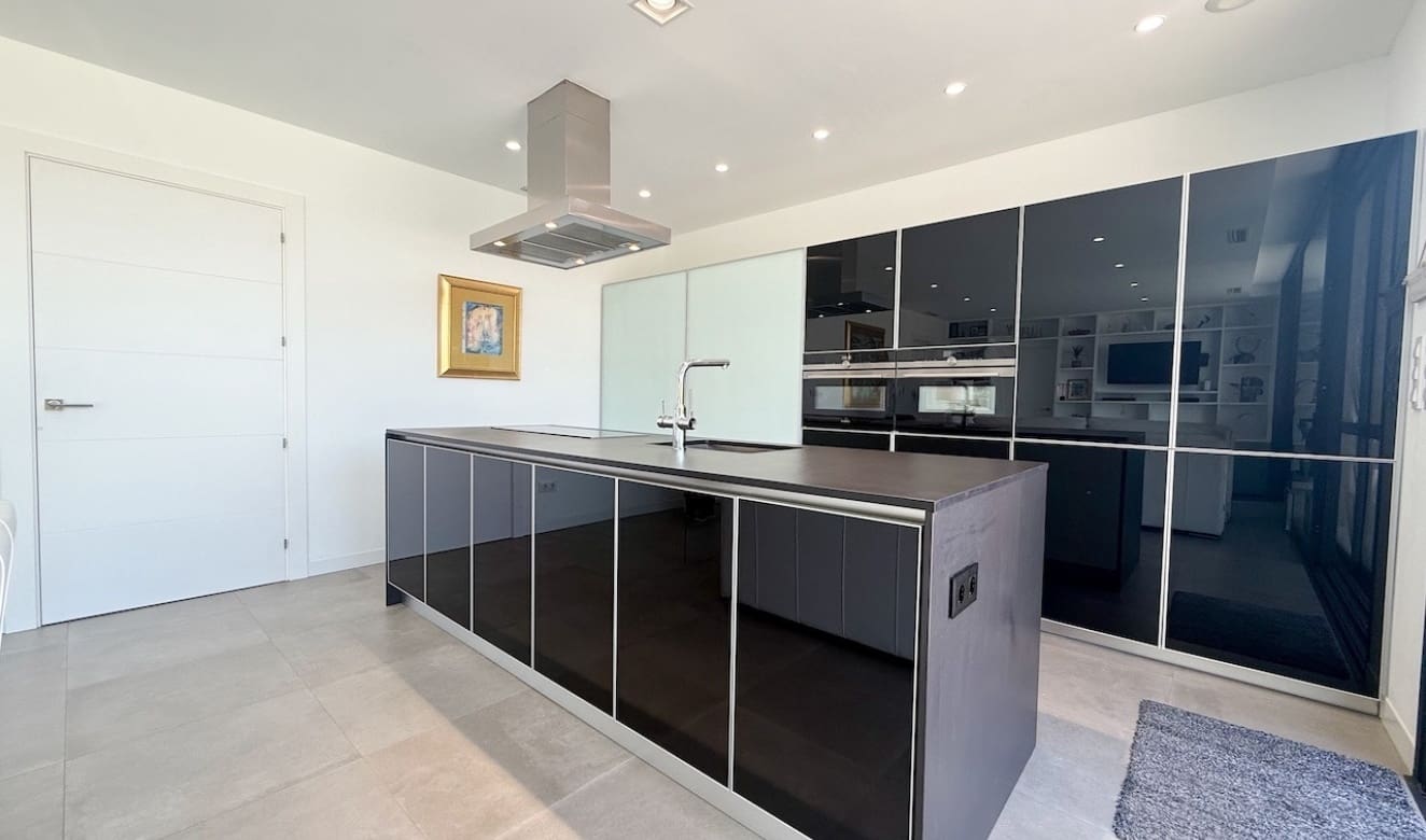 3 soveværelse Villa til salg i Tormos med swimmingpool garage - € 825.000 (Ref: 9804822)