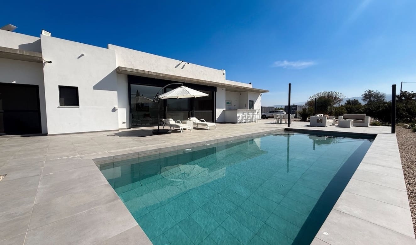 3 soveværelse Villa til salg i Tormos med swimmingpool garage - € 825.000 (Ref: 9804822)