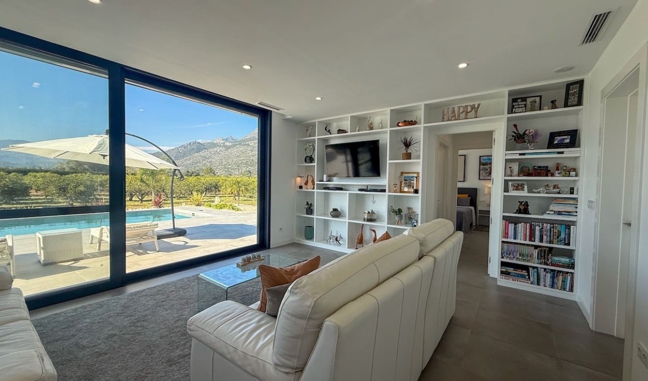 3 soveværelse Villa til salg i Tormos med swimmingpool garage - € 825.000 (Ref: 9804822)