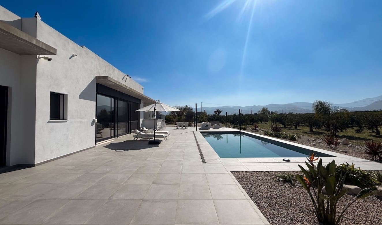 3 soveværelse Villa til salg i Tormos med swimmingpool garage - € 825.000 (Ref: 9804822)