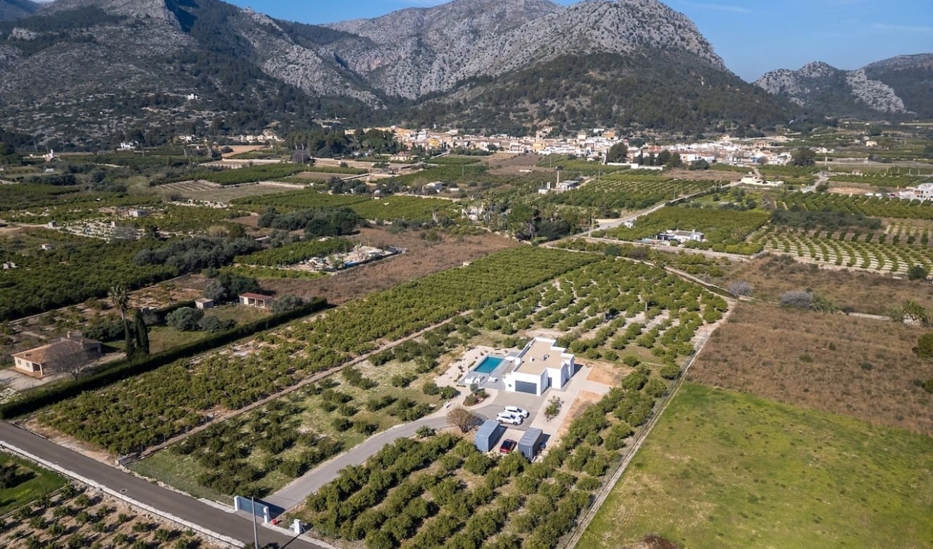 3 soveværelse Villa til salg i Tormos med swimmingpool garage - € 825.000 (Ref: 9804822)