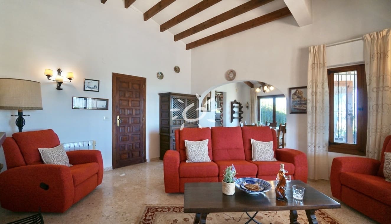3 bedroom Villa for sale in Moraira with pool - € 529,000 (Ref: 9834023)