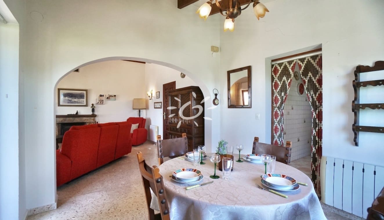 3 bedroom Villa for sale in Moraira with pool - € 529,000 (Ref: 9834023)