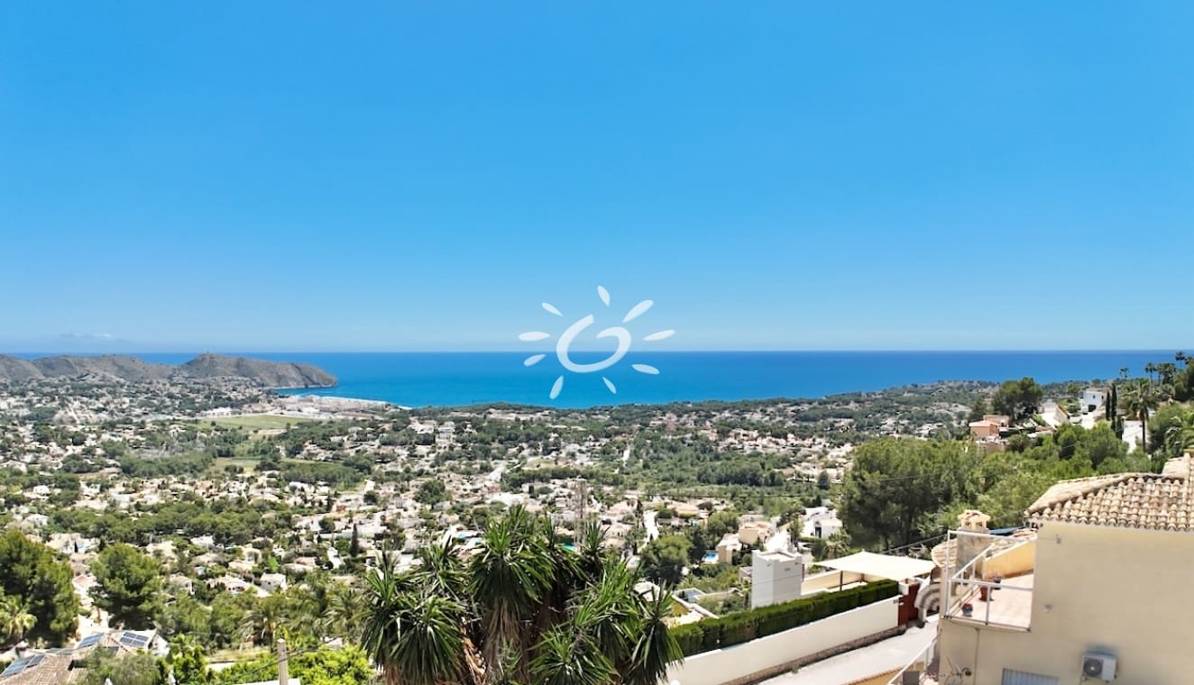 3 bedroom Villa for sale in Moraira with pool - € 529,000 (Ref: 9834023)