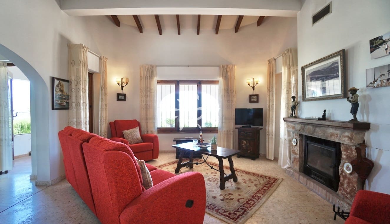3 bedroom Villa for sale in Moraira with pool - € 529,000 (Ref: 9834023)