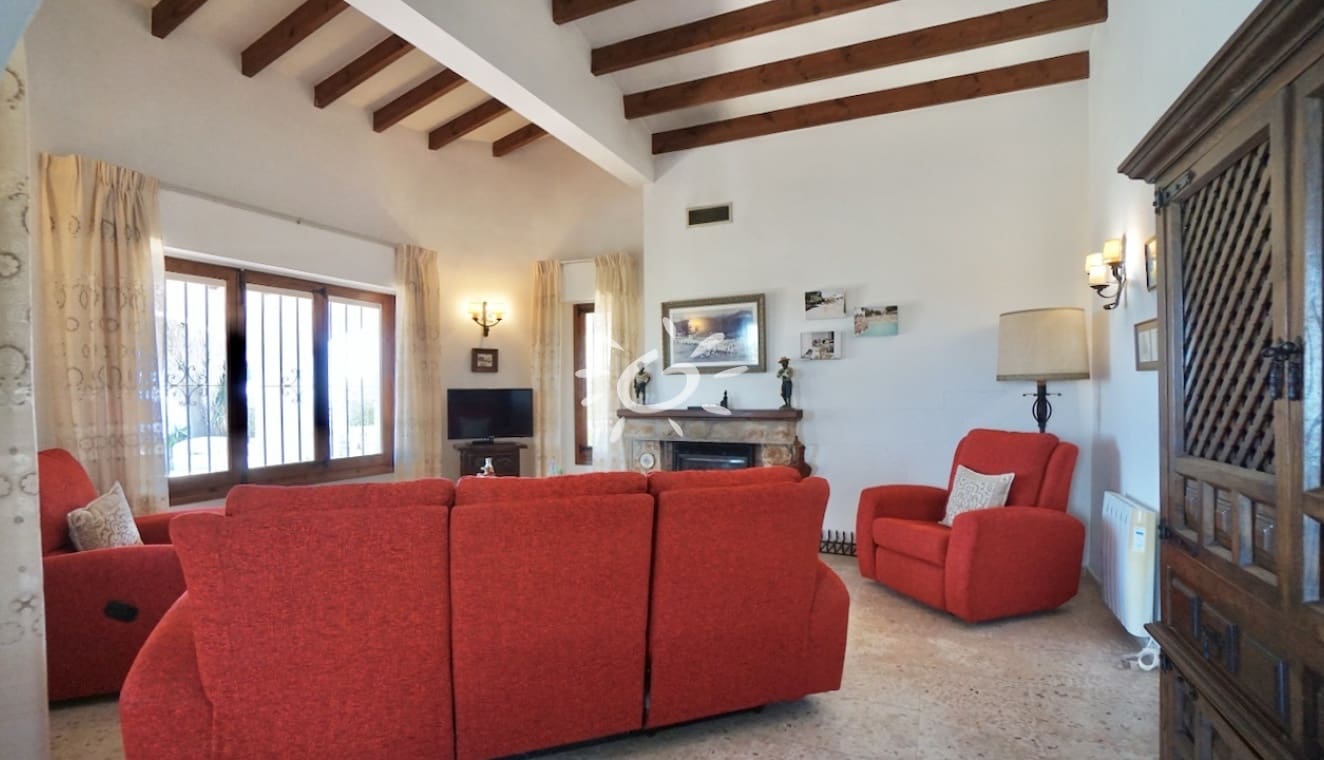 3 bedroom Villa for sale in Moraira with pool - € 529,000 (Ref: 9834023)