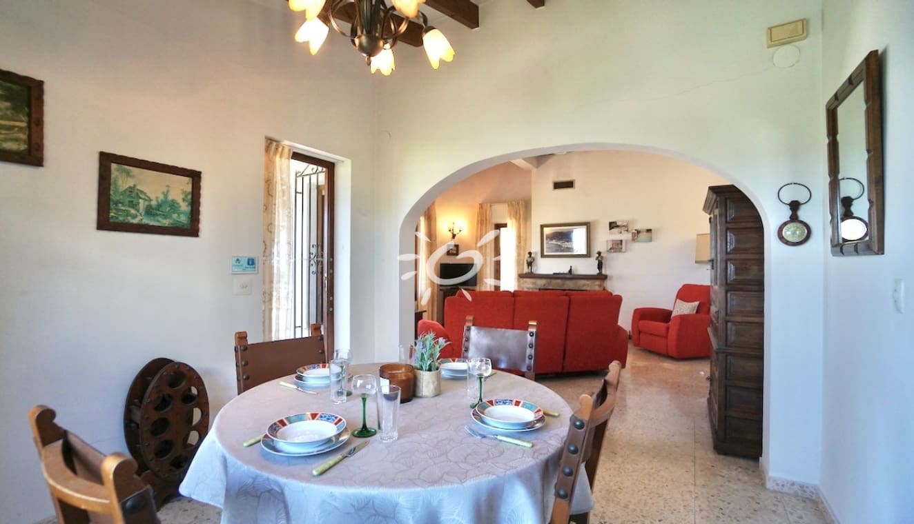 3 bedroom Villa for sale in Moraira with pool - € 529,000 (Ref: 9834023)