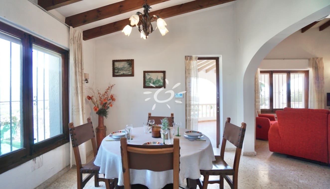 3 bedroom Villa for sale in Moraira with pool - € 529,000 (Ref: 9834023)