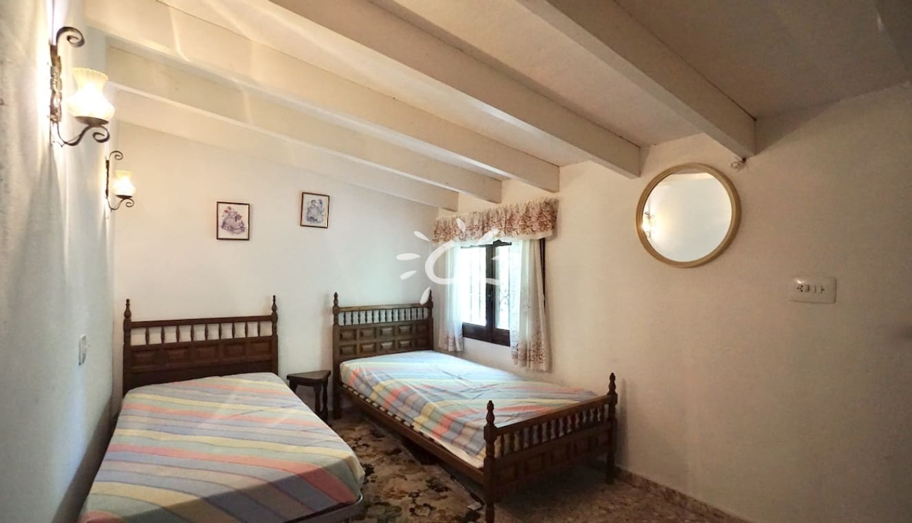 3 bedroom Villa for sale in Moraira with pool - € 529,000 (Ref: 9834023)