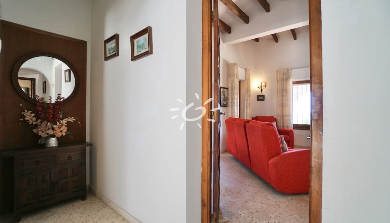 3 bedroom Villa for sale in Moraira with pool - € 529,000 (Ref: 9834023)