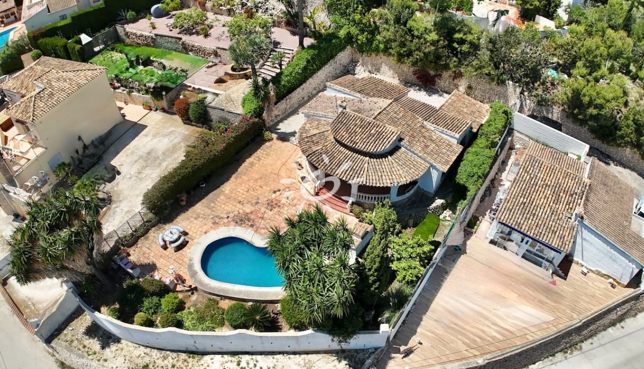 3 bedroom Villa for sale in Moraira with pool - € 529,000 (Ref: 9834023)