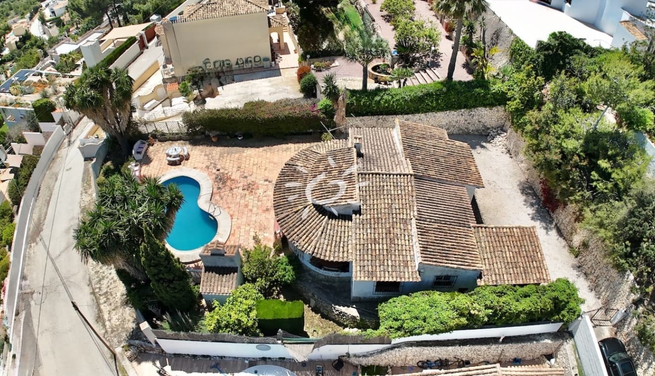3 bedroom Villa for sale in Moraira with pool - € 529,000 (Ref: 9834023)