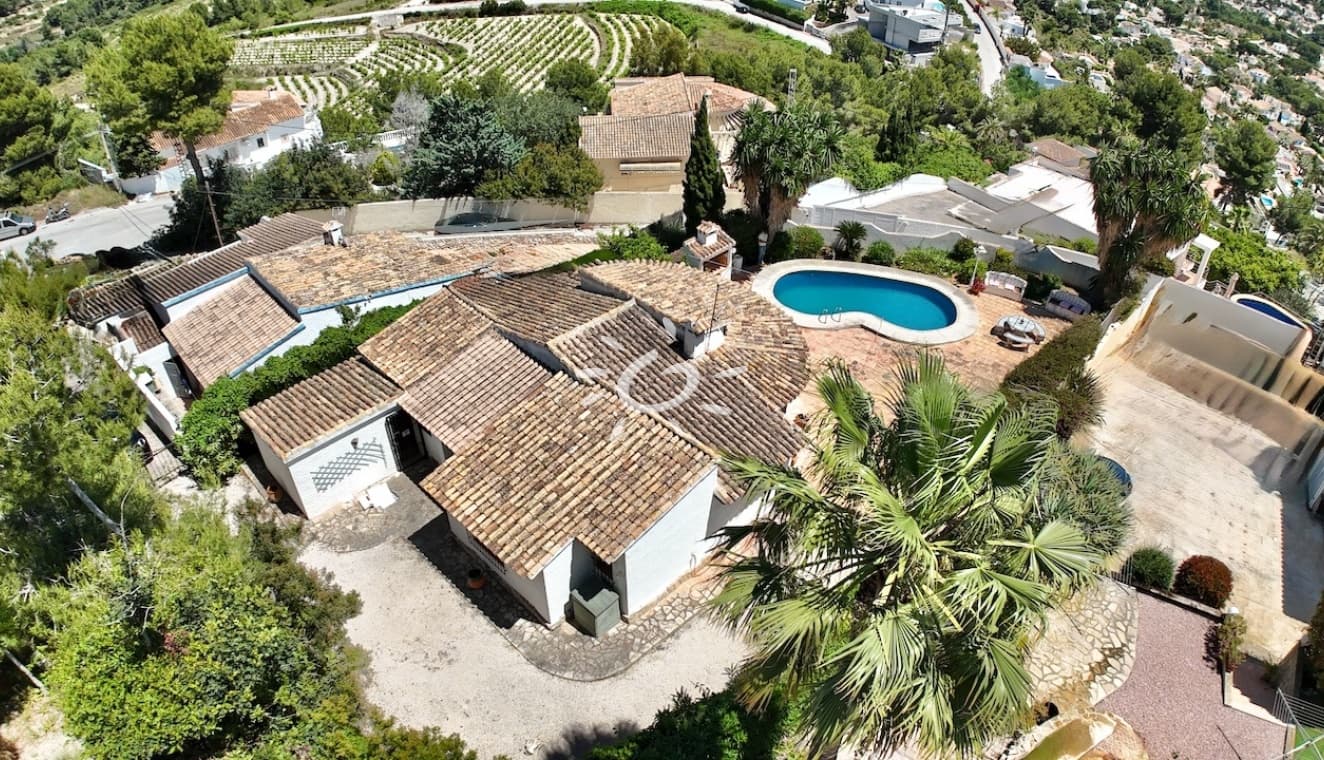 3 bedroom Villa for sale in Moraira with pool - € 529,000 (Ref: 9834023)