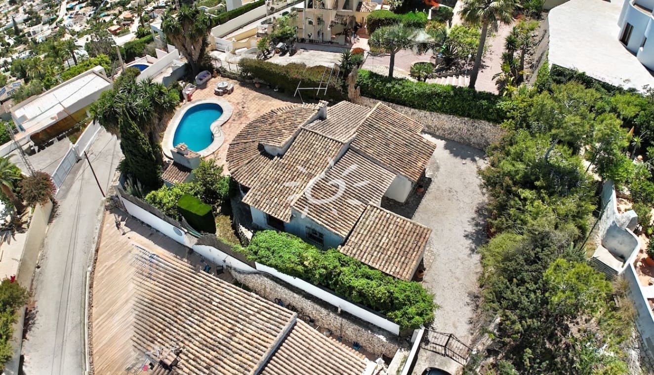 3 bedroom Villa for sale in Moraira with pool - € 529,000 (Ref: 9834023)