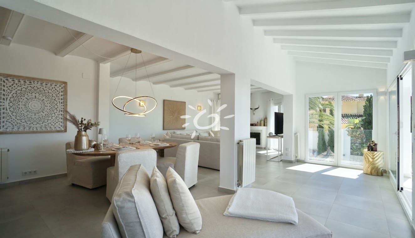 4 Zimmer Villa zu verkaufen in Moraira mit Pool - 1.270.000 € (Ref: 9841856)