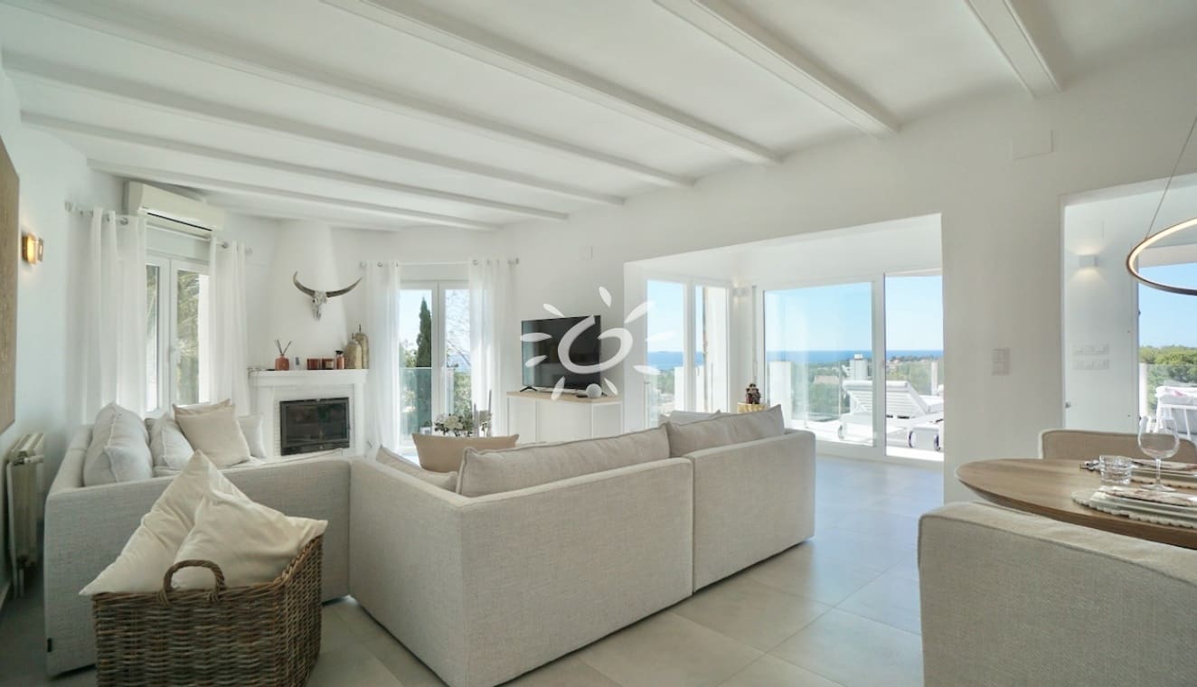 4 Zimmer Villa zu verkaufen in Moraira mit Pool - 1.270.000 € (Ref: 9841856)