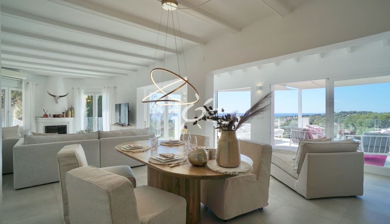 4 Zimmer Villa zu verkaufen in Moraira mit Pool - 1.270.000 € (Ref: 9841856)