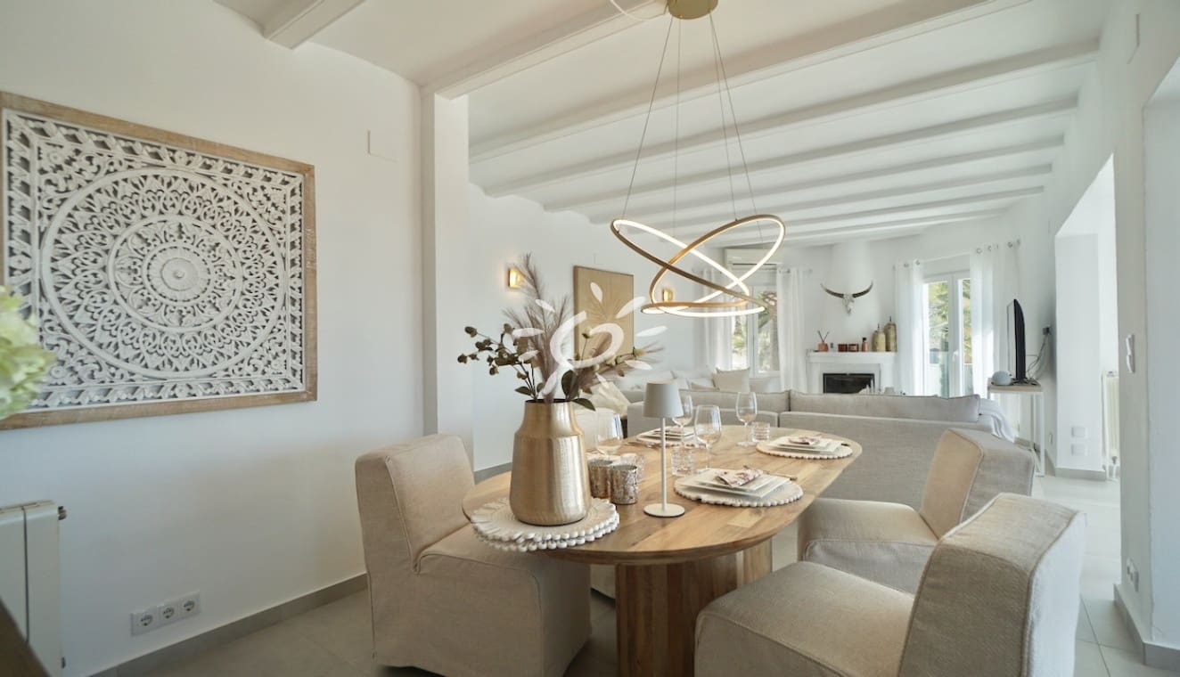 4 Zimmer Villa zu verkaufen in Moraira mit Pool - 1.270.000 € (Ref: 9841856)
