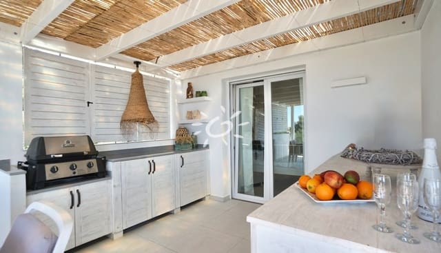 Chalet de 4 habitaciones en Moraira, Teulada-Moraira en venta con piscina - 1.270.000 € (Ref: 9841856)