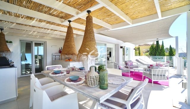Chalet de 4 habitaciones en Moraira, Teulada-Moraira en venta con piscina - 1.270.000 € (Ref: 9841856)