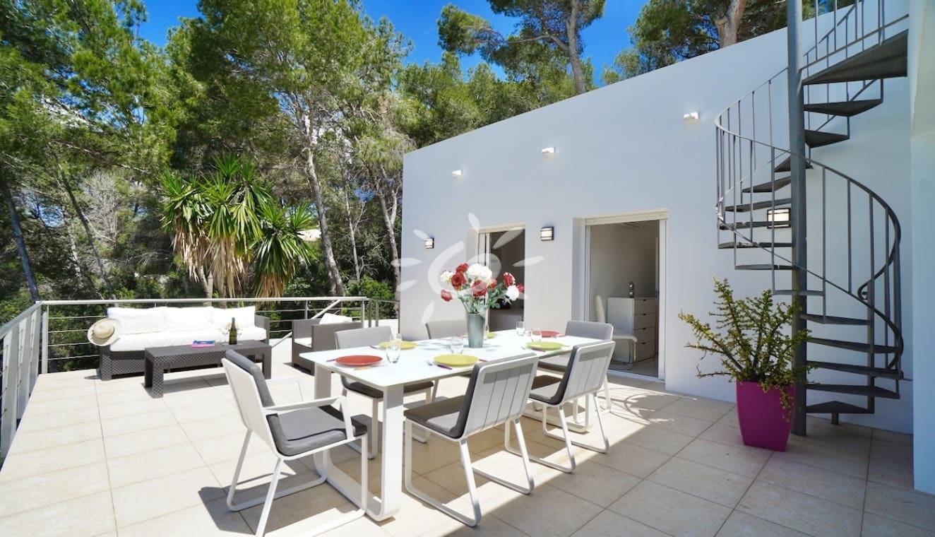 5 bedroom Villa for sale in Moraira with pool - € 2,390,000 (Ref: 9858428)