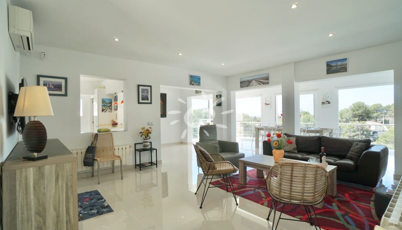 5 bedroom Villa for sale in Moraira with pool - € 2,390,000 (Ref: 9858428)